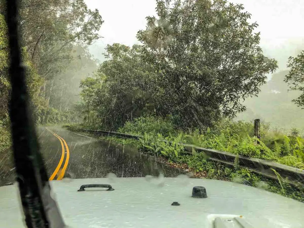 Renting a car on Maui? Read this first! CosmopoliClan